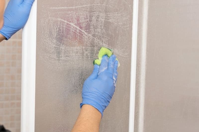 Get rid of limescale on tiles and plugholes